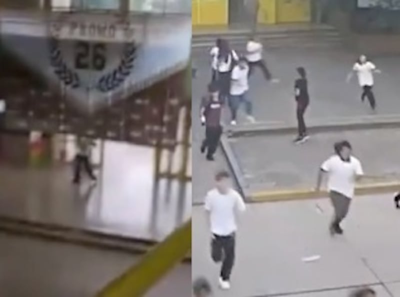 Alumnos huyen del colegio tras el tiroteo ocurrido en una escuela de Santa Fe, Argentina.