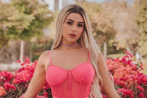 Innova: Modelo de OnlyFans crea contenido en ¡el Metrobús!