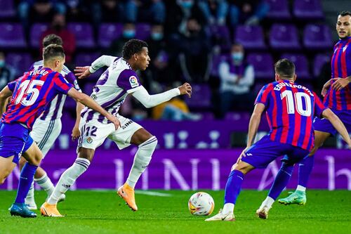 ¡Se devaluó Gonzalo Plata! El nuevo precio del ecuatoriano por la mala temporada del Real Valladolid