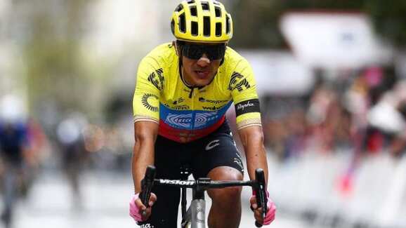 Richard Carapaz se está preparando en Ecuador