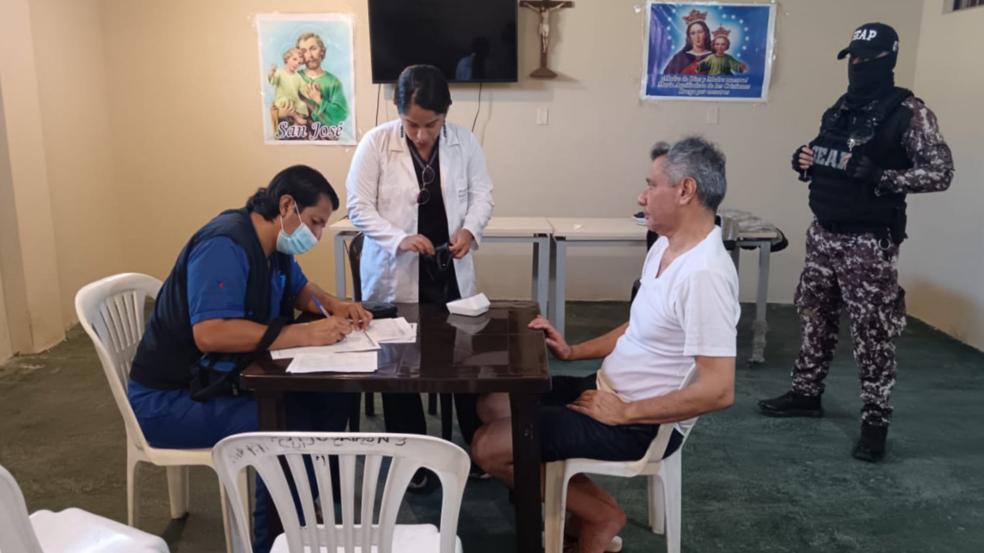 Jorge Glas durante los exámenes médicos y psicológicos a su regreso a La Roca