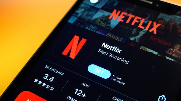 Netflix incorporará anuncios en su plan básico.