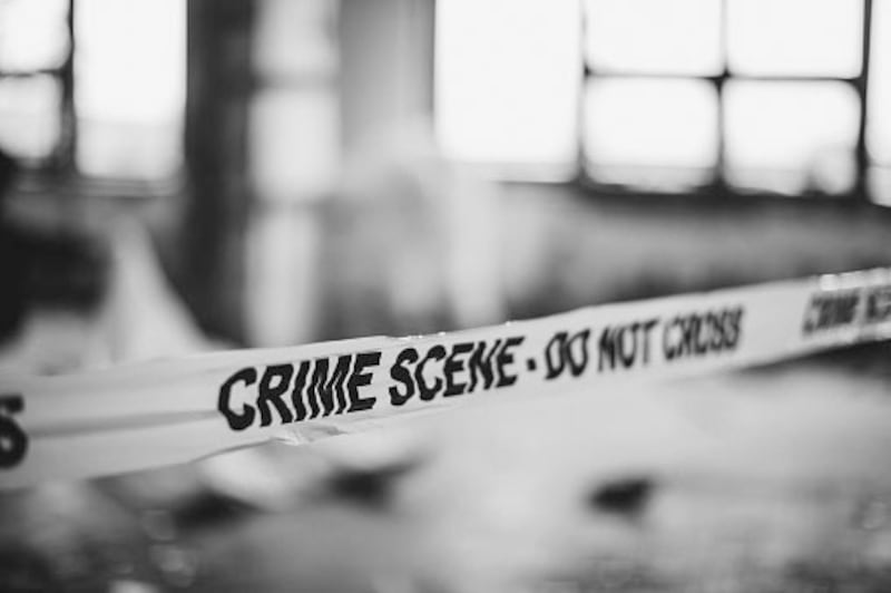 Dos personas fueron halladas maniatadas y con heridas de bala en el sur de Quito.