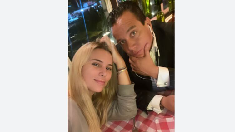 ¡Están muy enamorados! Leonardo Toledo da detalles de la boda con Carolina Jaume