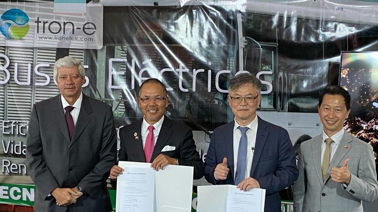 Taiwán invierte en autobuses eléctricos en Ecuador.