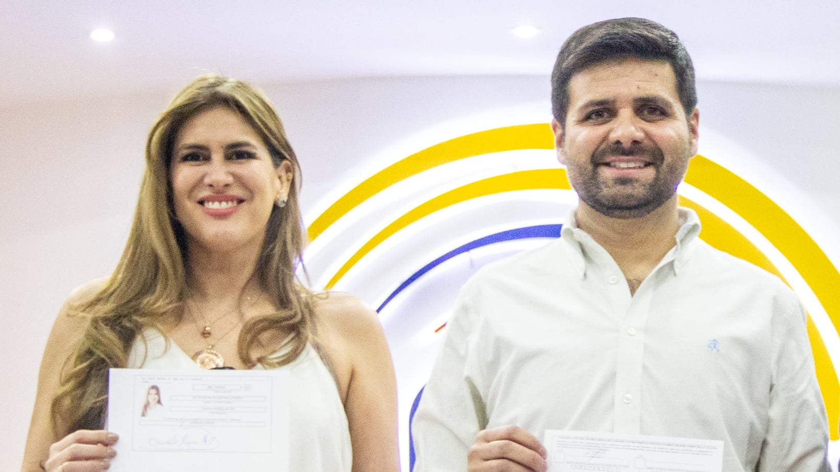 Juan Ivan Cueva junto a su binomio Cristina Reyes del movimiento Amigo