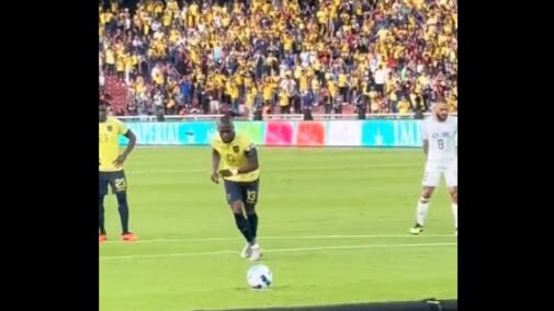 Penal errado de Enner Valencia