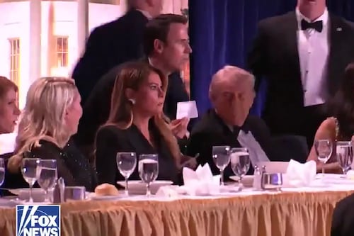 Sale a la luz video de cómo tirador evadió la seguridad del hotel donde iba a hablar Trump