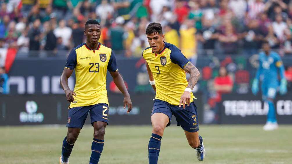 Piero Hincapié y Moisés Caicedo con la Tricolor