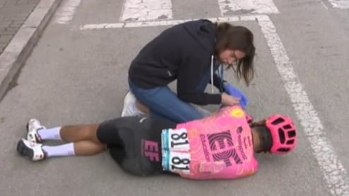 Caída de Richard Carapaz