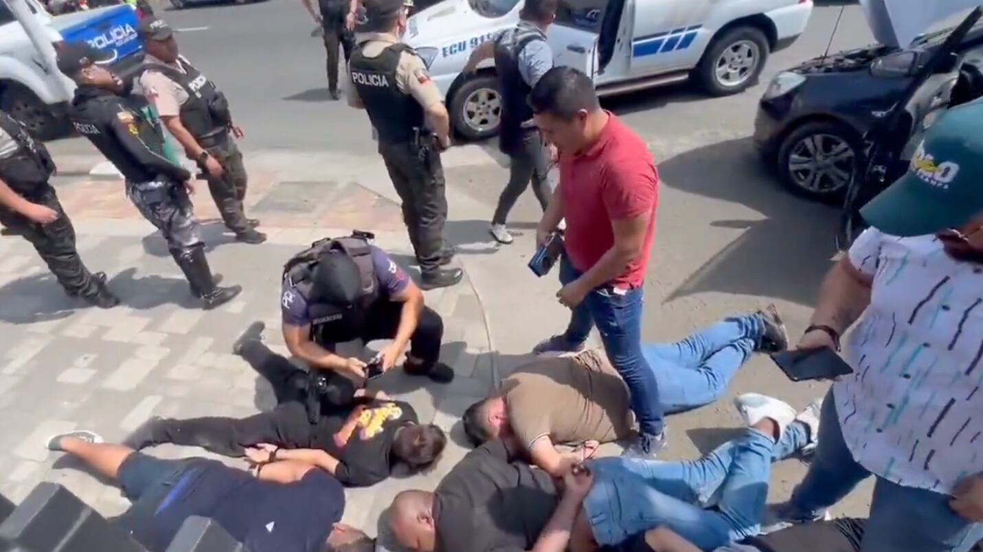 Frustran ataque armado a centro comercial en Manta: seis detenidos en operativo policial “Cero Impunidad 1217”