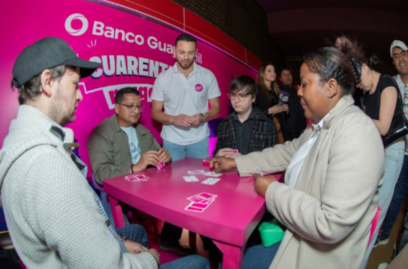 Banco Guayaquil, “Cuarentazo Magenta”