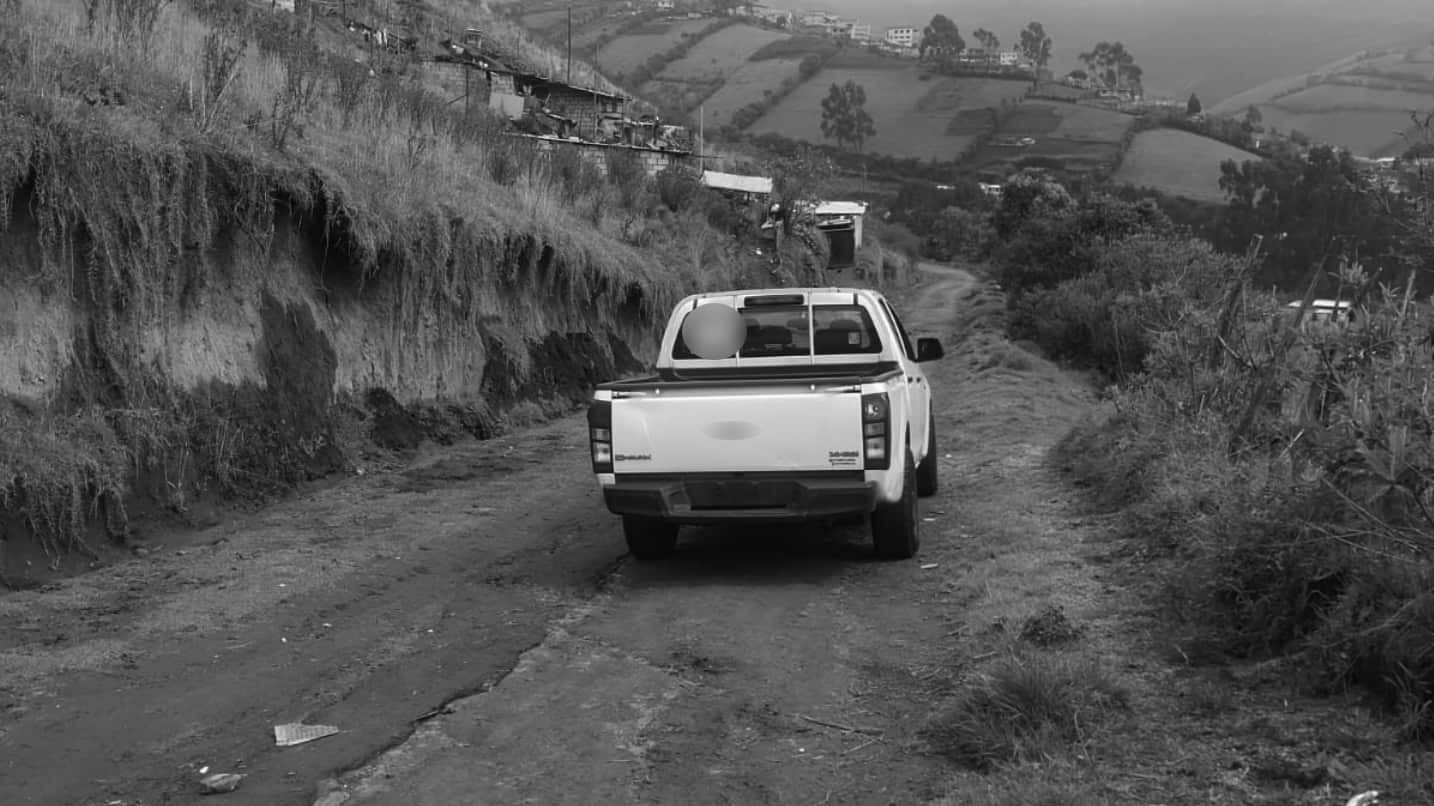 Hombre fue hallado sin vida y con disparos en el sur de Quito