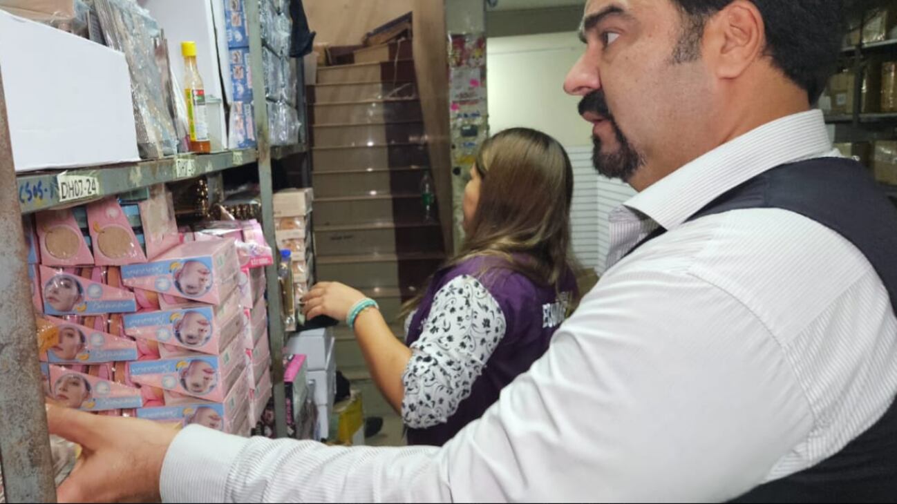 Clausuran local en Guayaquil con 1800 productos