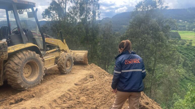 Detectan arrojo ilegal de escombros en la quebrada del río San Pedro