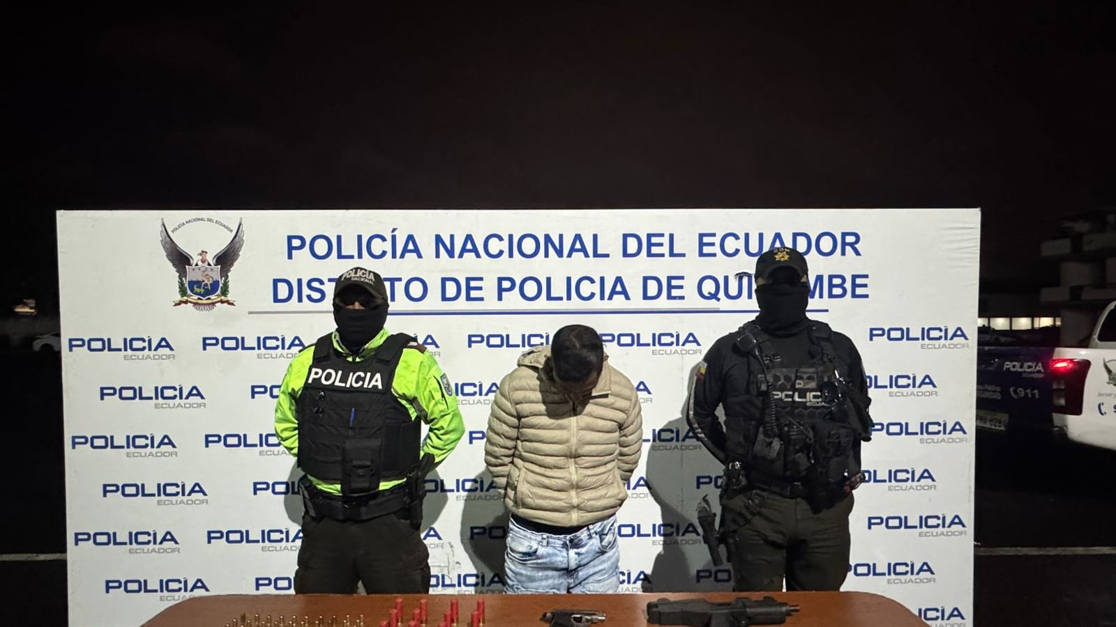 Capturan a presunto integrante de “Los Lobos” tras denuncias de disparos al interior de una vivienda en el sur de Quito. Foto: Policía Nacional