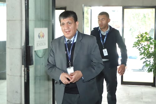 Wilson Toainga presenta su renuncia irrevocable como Fiscal General del Estado Subrogante