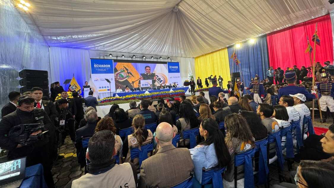 inicio de la jornada de Referéndum y Consulta Popular 2024