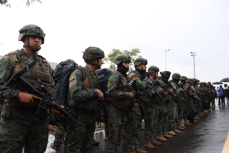 Militares