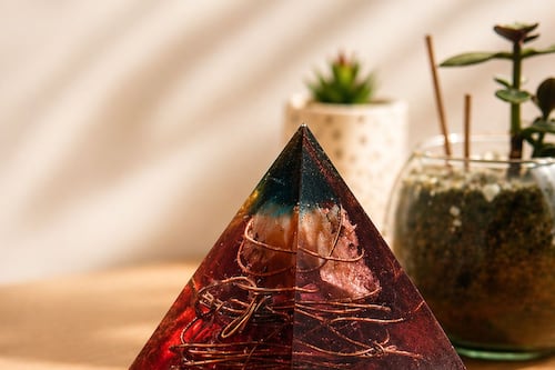 ECU Orgonitas: El emprendimiento que escala las montañas de Vilcabamba para combatir el “smog” electromagnético