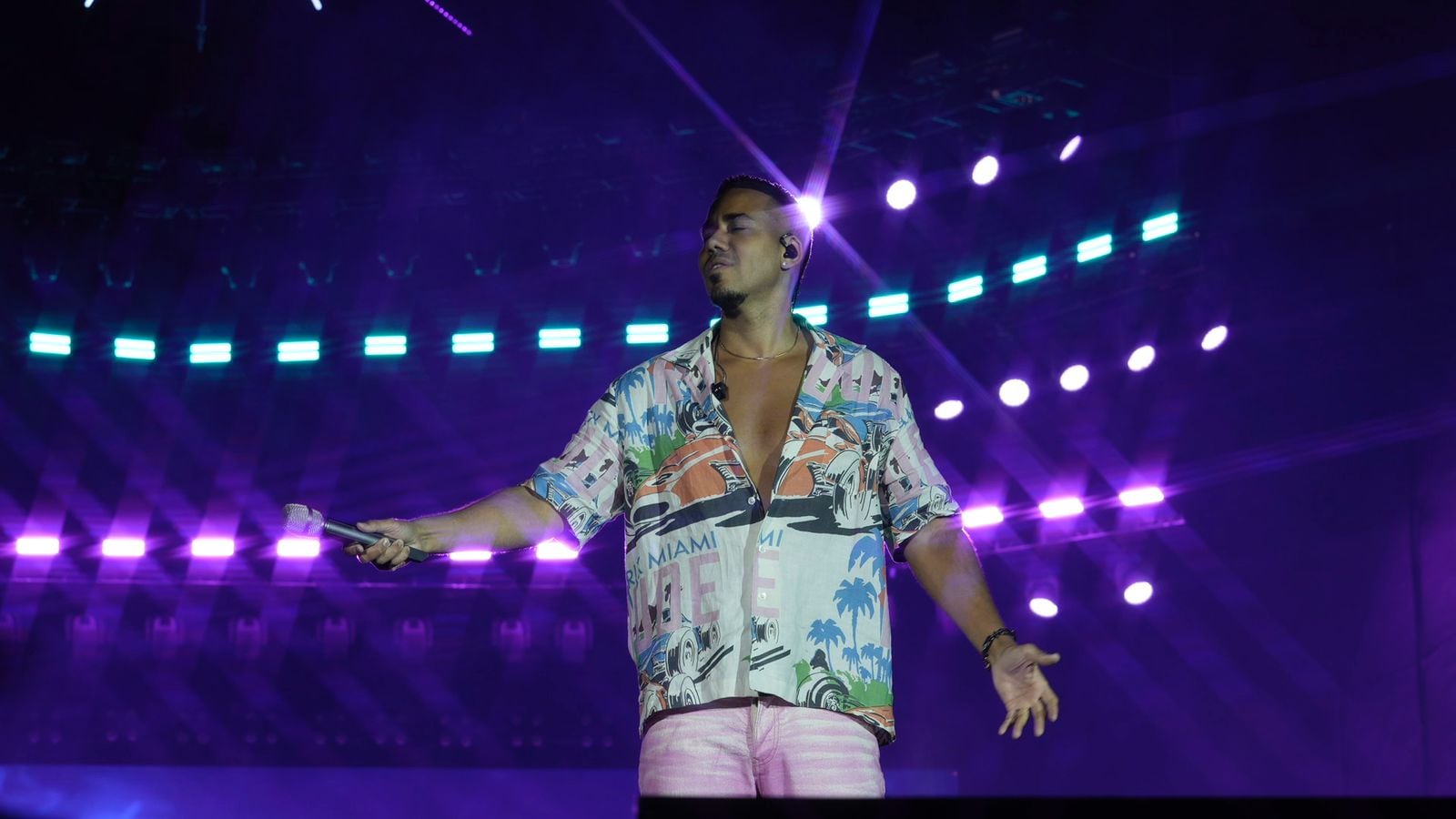 Concierto de Aventura en Ecuador