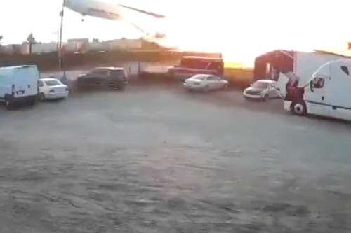 Video del momento del trágico accidente del avión de carga en Kentucky, Estados Unidos