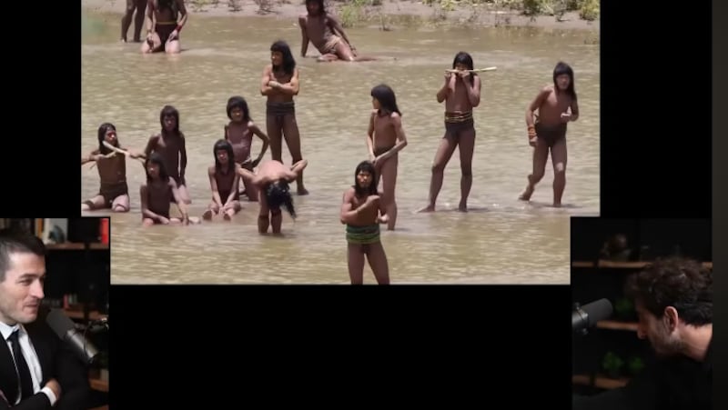 Revelan imágenes inéditas de uno de los últimos pueblos aislados del mundo