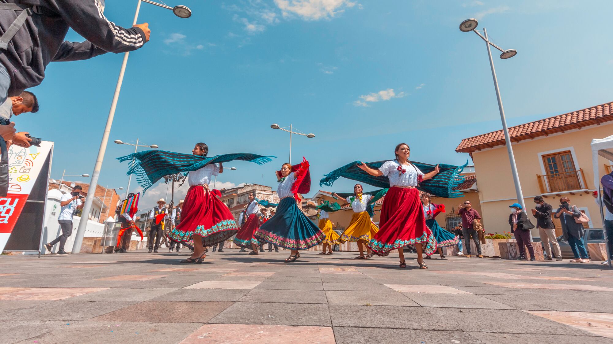 Cuenca y sus atractivos culturales, artísticos y naturales, enamoran