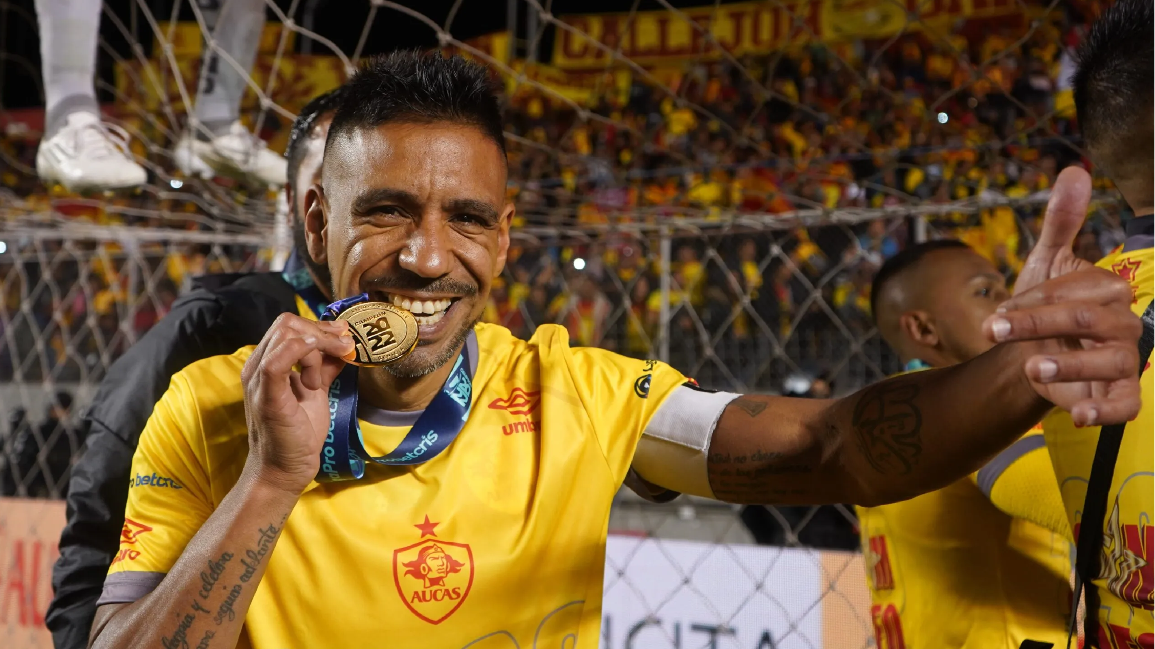 Víctor Figueroa campeón con Aucas