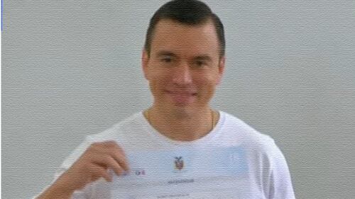 El presidente Daniel Noboa votó en Olón y destacó cooperación internacional tras captura de “Pipo” Chavarría