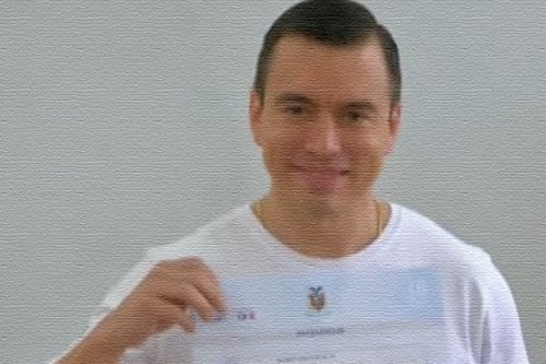 El presidente Daniel Noboa votó en Olón y destacó cooperación internacional tras captura de “Pipo” Chavarría