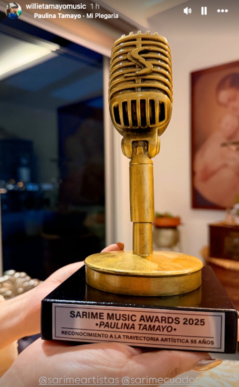 Willie y Paola Tamayo reciben el Sarime Music Awards 2025 en honor a su madre Paulina Tamayo.