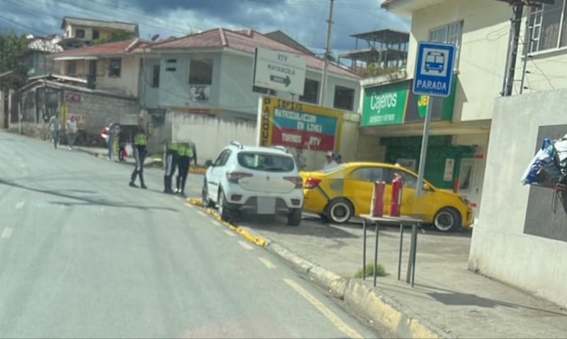 El siniestro ocurrió junto al Centro de Revisión Vehicular de Mayancela.