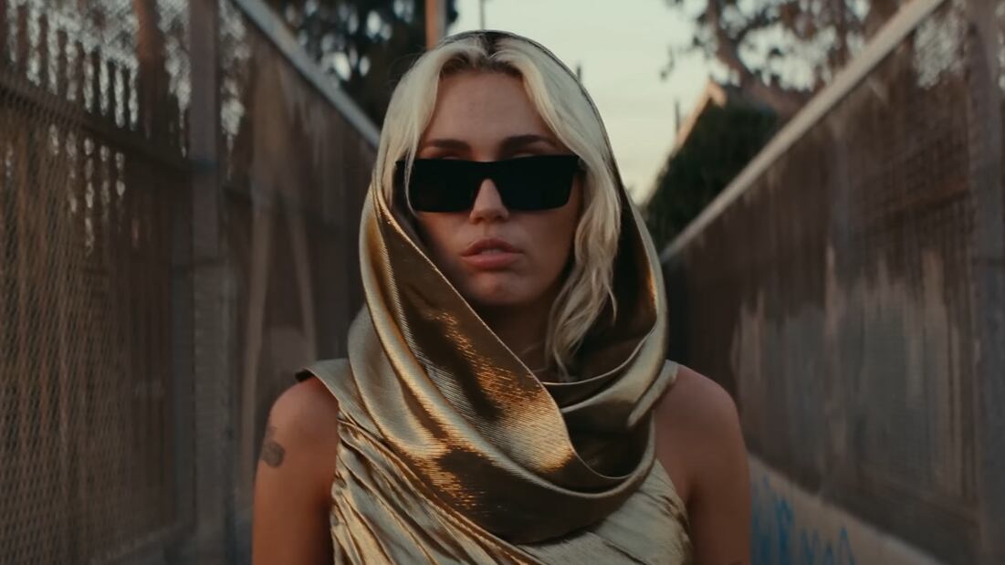 Miley Cyrus es un éxito con cada canción que lanza.