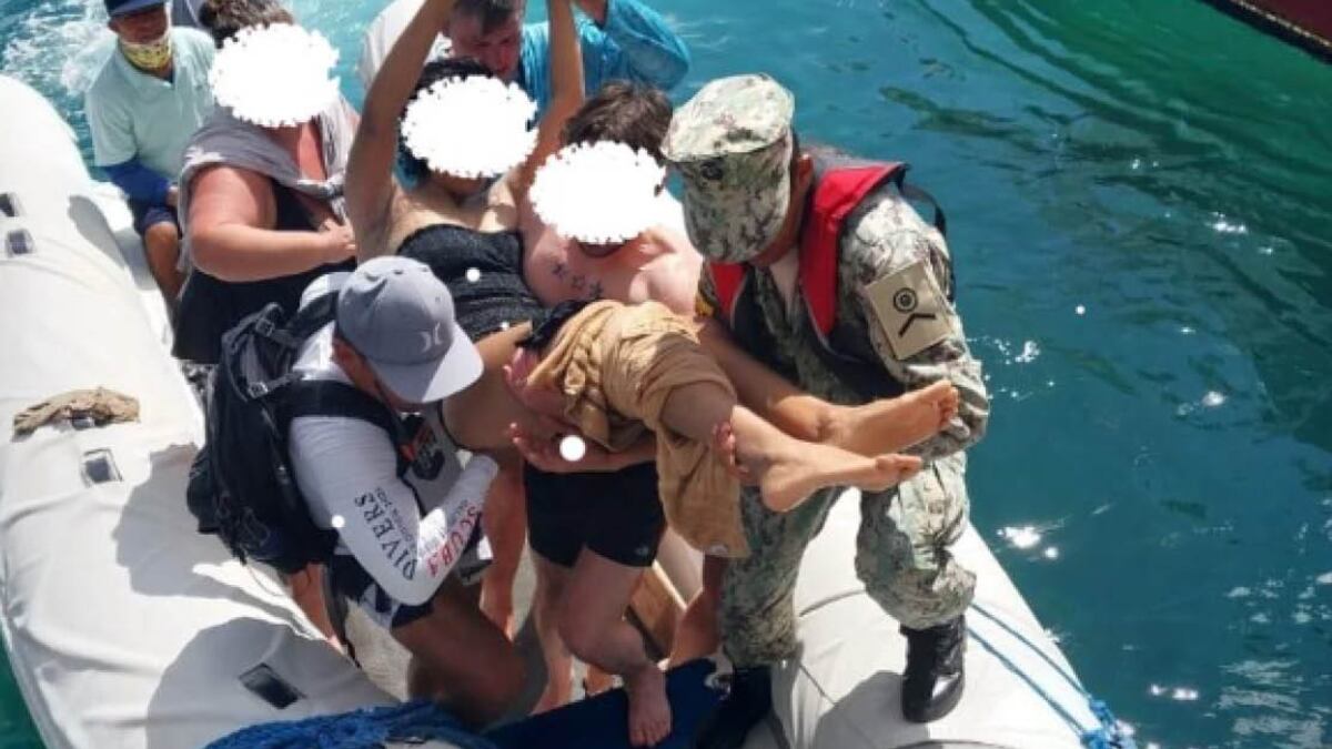 Turista atacada por un tiburón en Galápagos