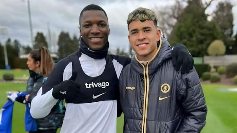 Moisés Caicedo y Kendry Páez.
