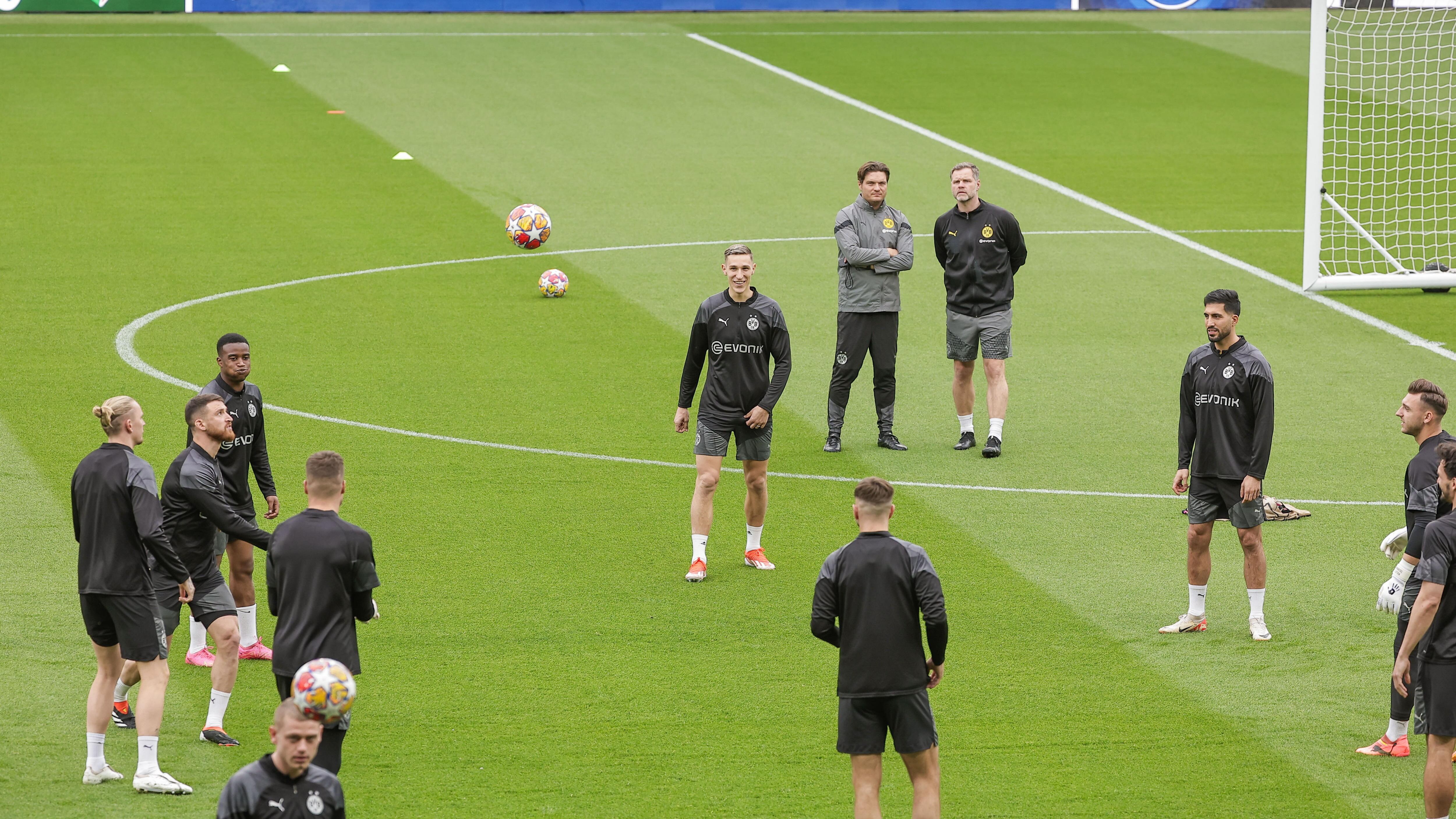 Los hombres del Borussia Dortmund entrenan en la capital francesa para visitar al PSG en la lucha por un solo boleto a la final de Wembley.
