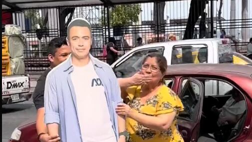 Daniel Noboa causa furor con sus muñecos de cartón