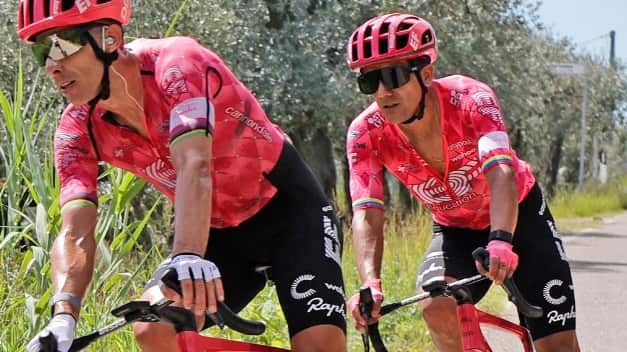 Richard Carapaz top 9 en Italia.