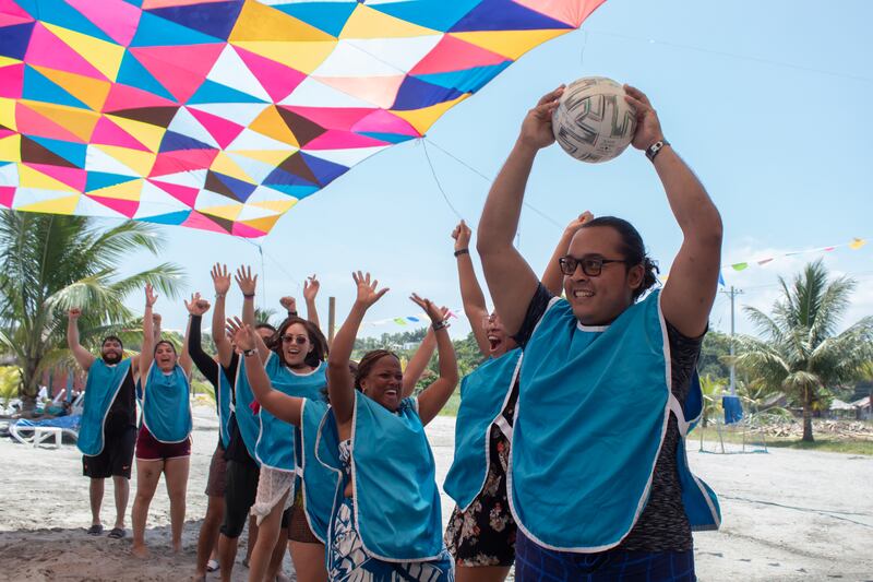 Actividades con amigos, en el Club de Playa