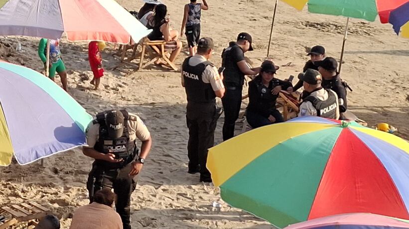 Dos menores desaparecen tras ser arrastrados por la corriente en la playa de Montañita