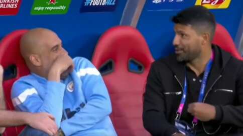 Pep Guardiola se 'mata de la risa' con el Kun Agüero