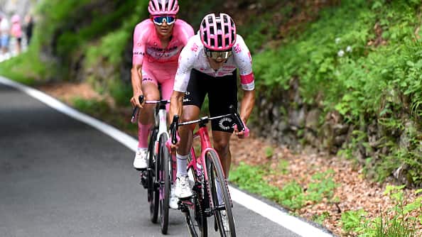 Richard Carapaz vs Isaac del Toro.