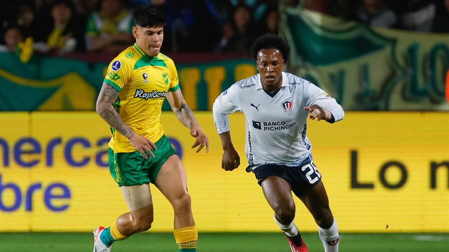 Jhojan Julio con Liga de Quito ante Defensa y Justicia