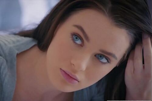 ¿Lana Rhoades estafó a miles de sus seguidores?