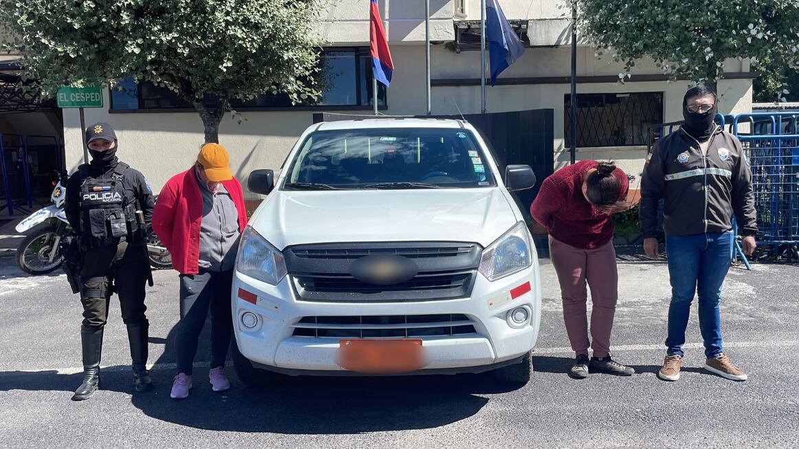 Gracias a rastreador, víctima ubicó su auto robado oculto en una casa del sur de Quito