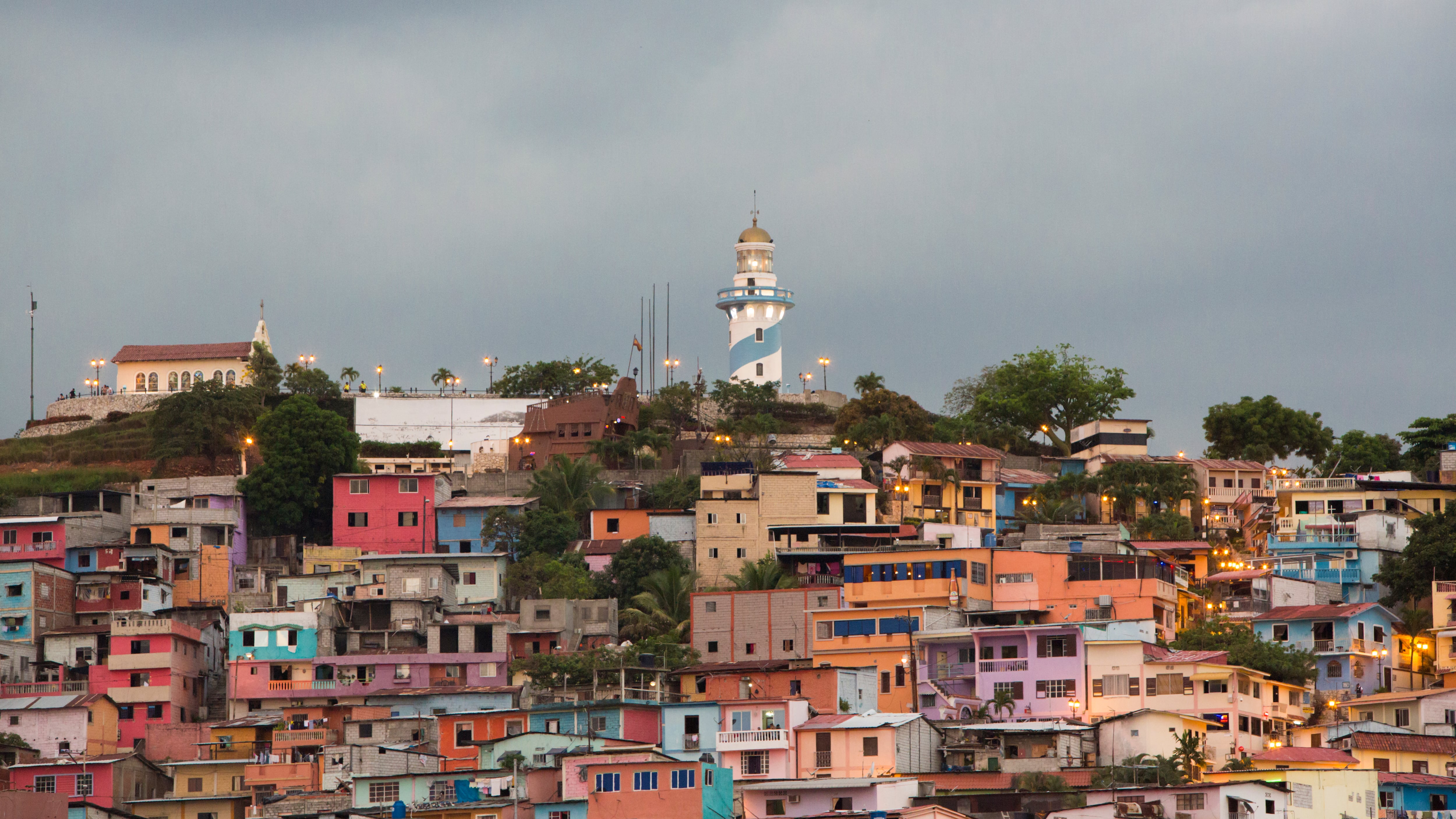Opciones en la ciudad como iglesias, gastronomía y recorridos turísticos para disfrutar el feriado sin viajar