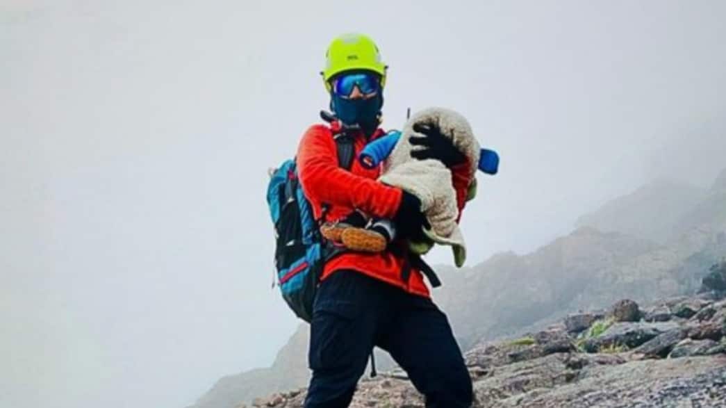 Bomberos salvan a bebé que estaba junto a su madre a 4800 msnm.