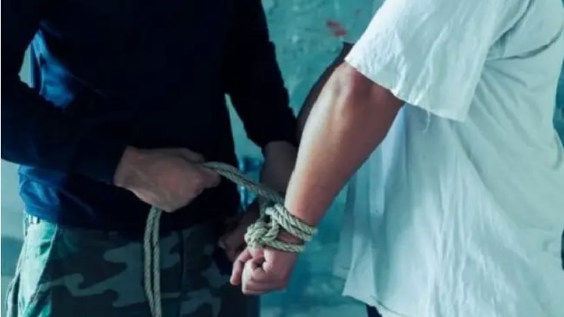 Menor asaltó, secuestró y amenazó de muerte a taxista informal en Quito