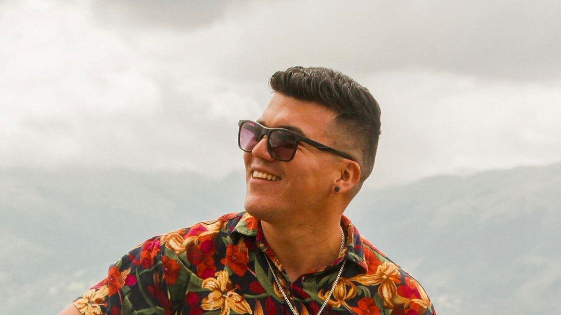 Santiago Guerra, cantautor ecuatoriano